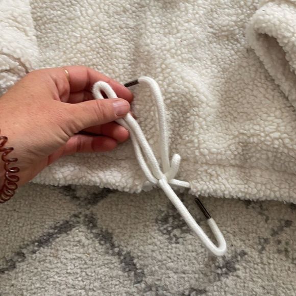 VICI Hooded Sherpa Chevron print Pullover. Size S. Cream / Tan / Gray - Picture 12 of 14